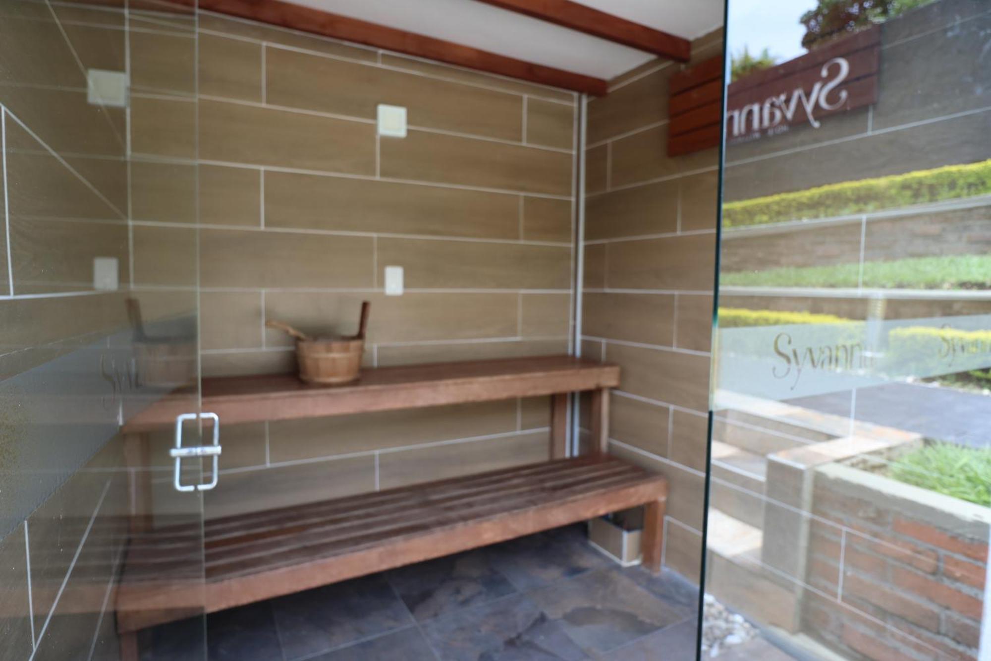 Hotel Syvanna Wellness And Spa Cerritos ภายนอก รูปภาพ