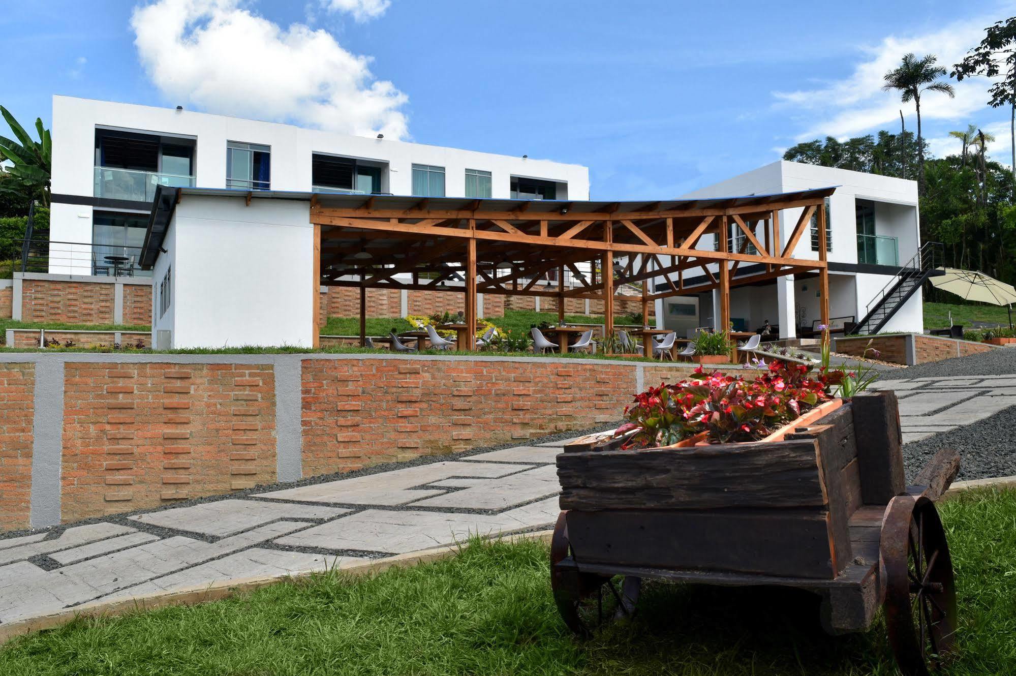 Hotel Syvanna Wellness And Spa Cerritos ภายนอก รูปภาพ