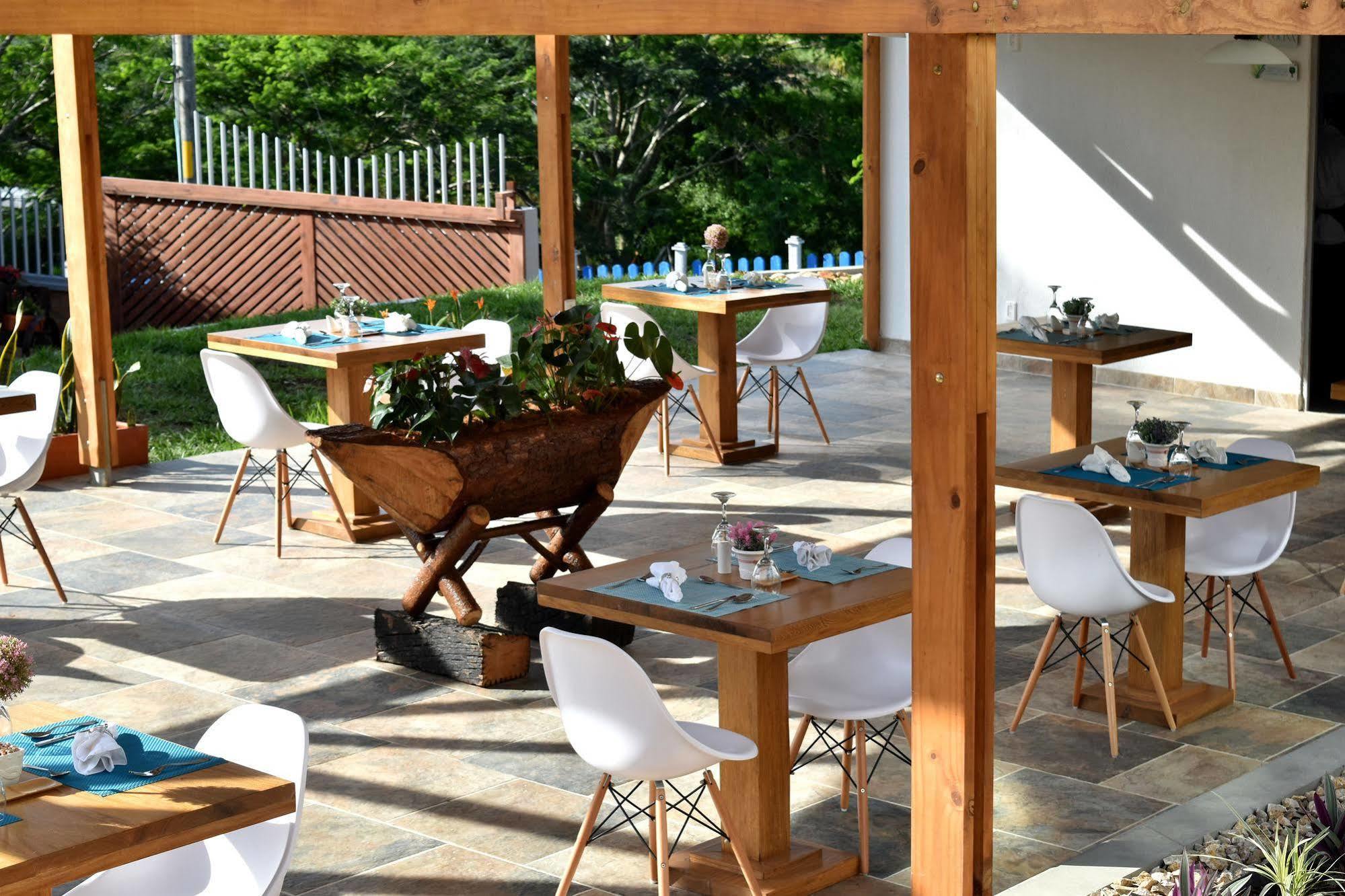 Hotel Syvanna Wellness And Spa Cerritos ภายนอก รูปภาพ