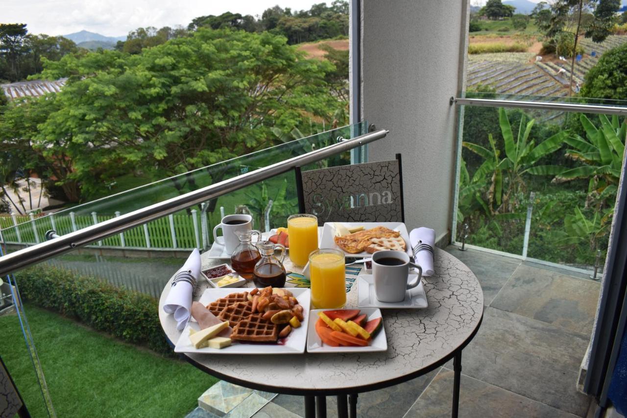 Hotel Syvanna Wellness And Spa Cerritos ภายนอก รูปภาพ