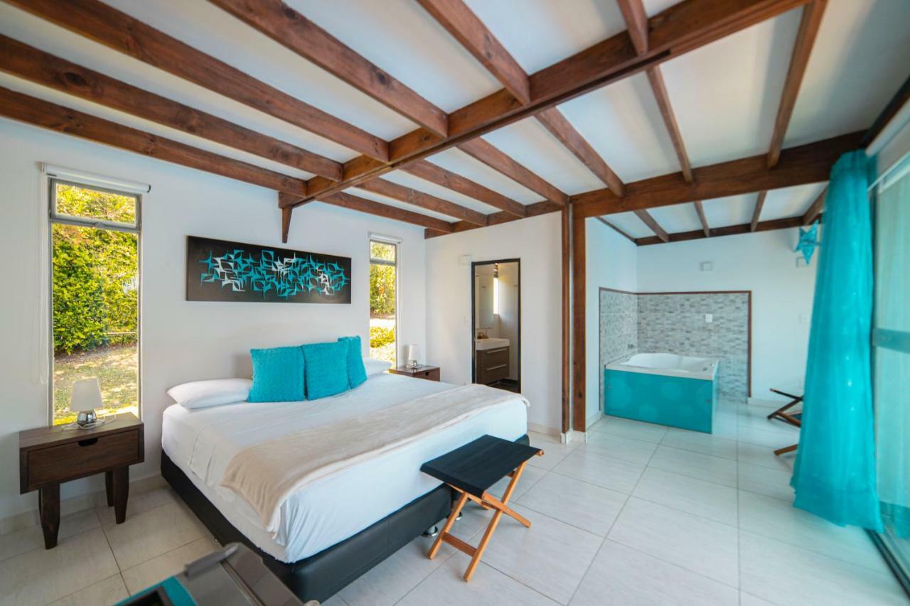 Hotel Syvanna Wellness And Spa Cerritos ภายนอก รูปภาพ