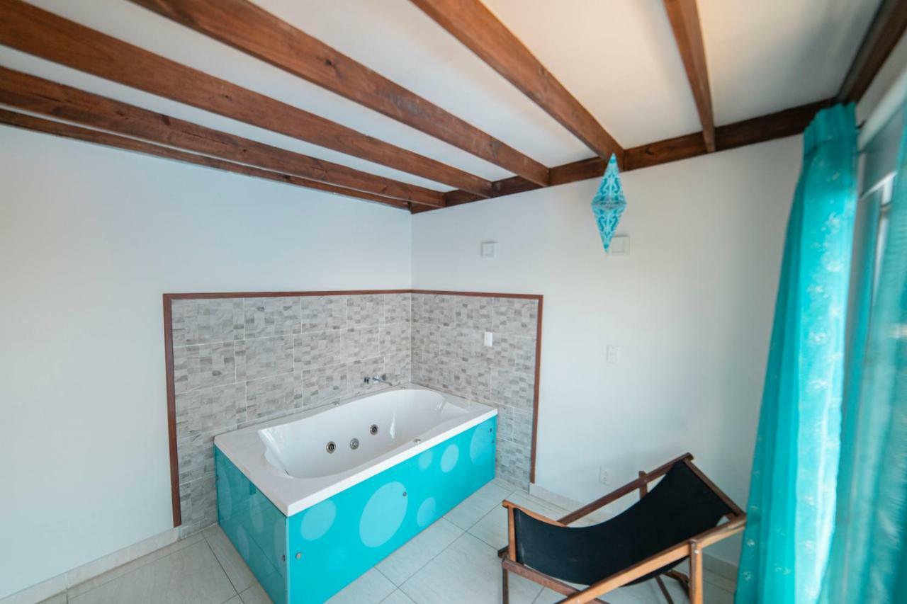 Hotel Syvanna Wellness And Spa Cerritos ภายนอก รูปภาพ